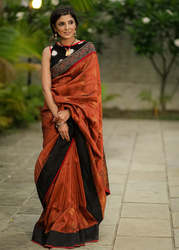 Gorgeous Red Color Cotton Linen Saree With Unstitched Blouse Piece For Women