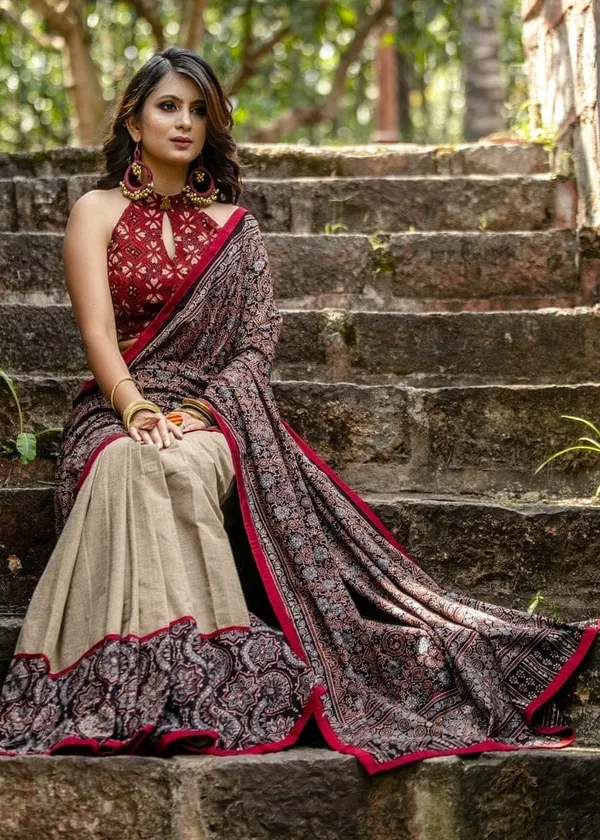 Alluring Beige Color Cotton Linen Saree With Unstitched Blouse Piece For Women