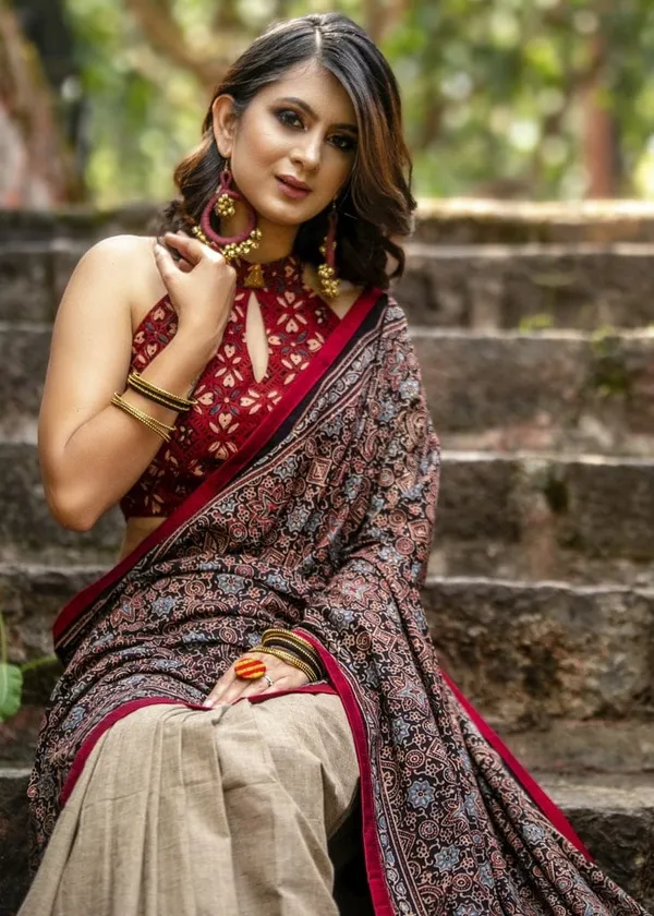 Alluring Beige Color Cotton Linen Saree With Unstitched Blouse Piece For Women