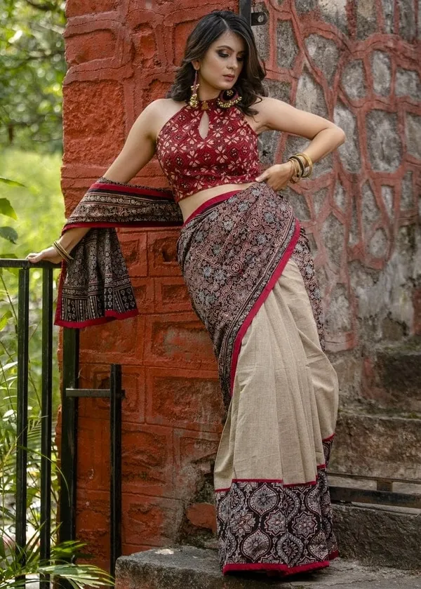 Alluring Beige Color Cotton Linen Saree With Unstitched Blouse Piece For Women