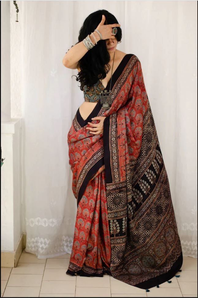 Majestic Red Color Cotton Linen Saree With Unstitched Blouse Piece For Women