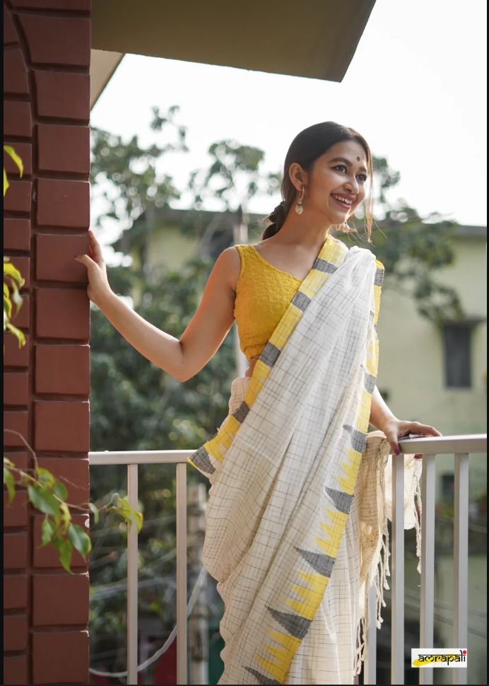 Timeless White Color Cotton Linen Saree With Unstitched Blouse Piece For Women