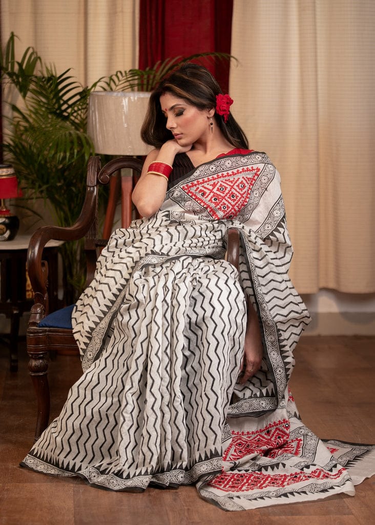 Enchanting White Color Cotton Linen Saree With Unstitched Blouse Piece For Women