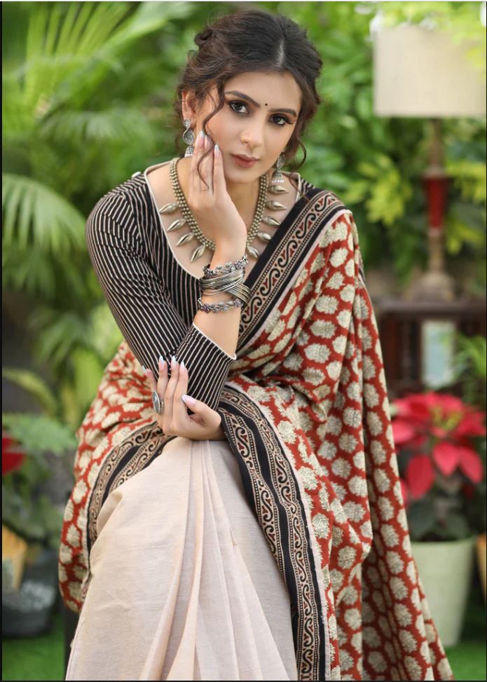 Traditional White Color Cotton Linen Saree With Unstitched Blouse Piece For Women