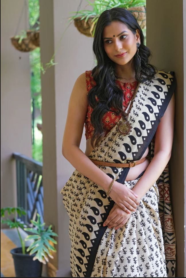 Sophisticated White and black point Color Cotton Linen Saree With Unstitched Blouse Piece For Women