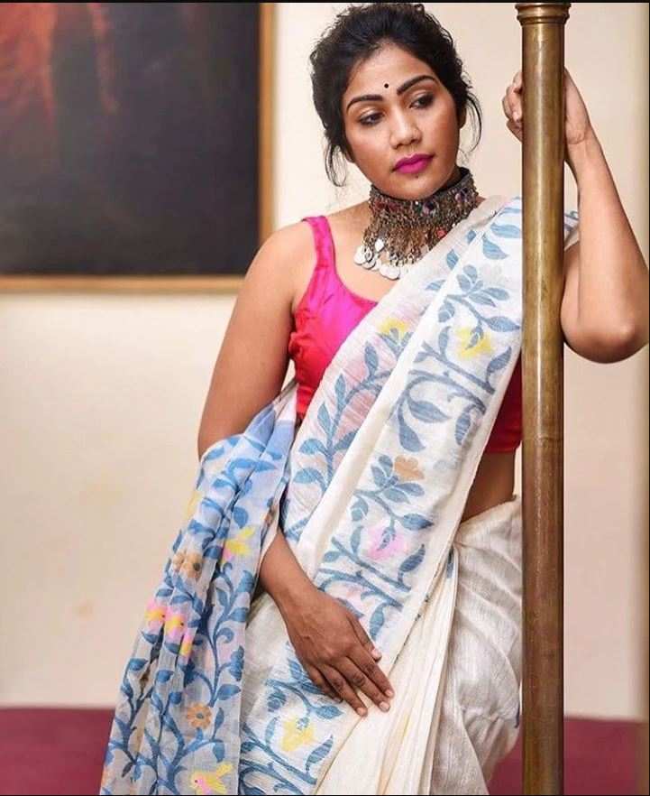 Timeless White Color Cotton Linen Saree With Unstitched Blouse Piece For Women