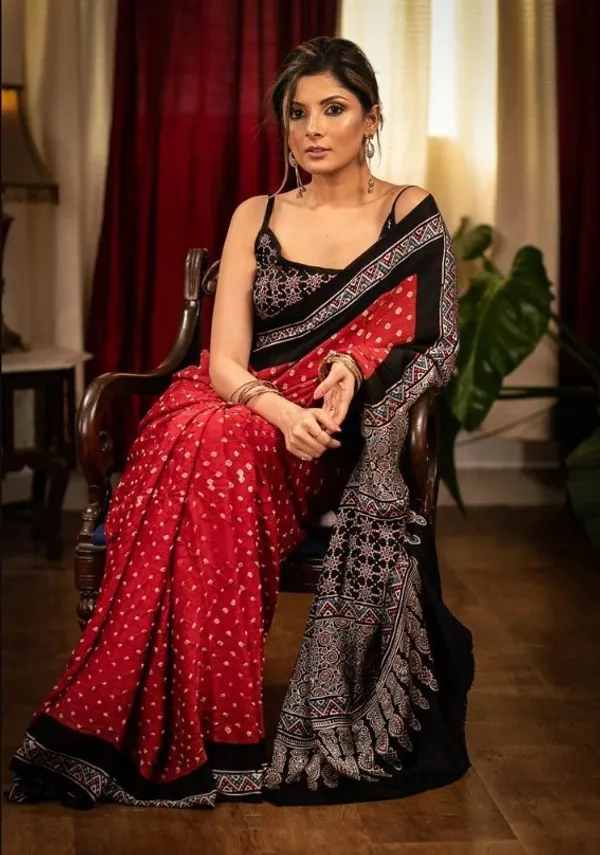 Exquisite Red with Black Color Cotton Linen Saree With Unstitched Blouse Piece For Women
