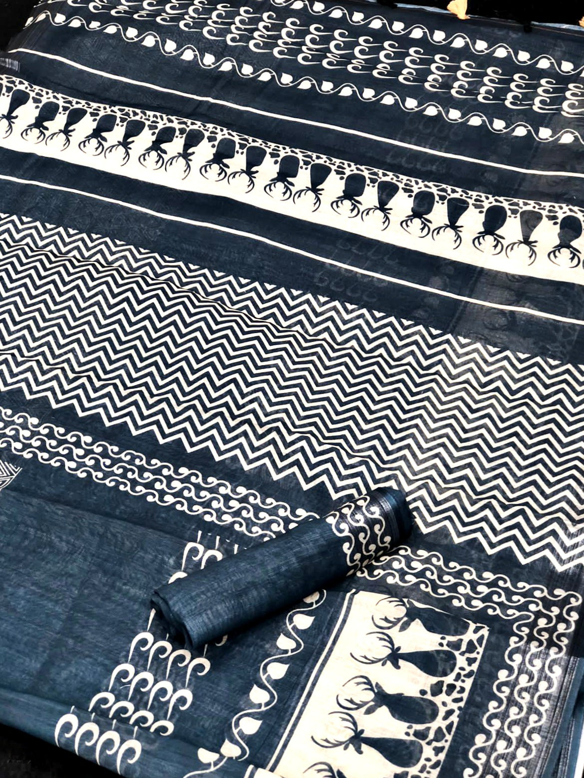 Timeless Black Color Cotton Linen Saree With Unstitched Blouse Piece For Women