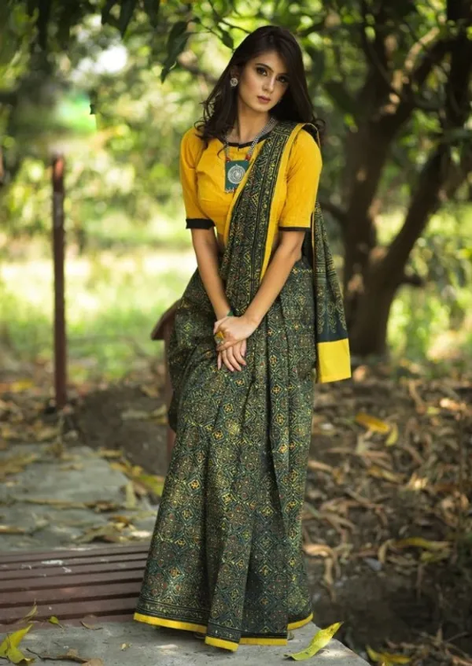 Luxurious Green Color Cotton Linen Saree With Unstitched Blouse Piece For Women