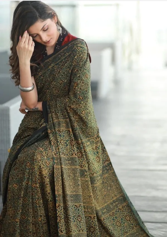 Class Green Color Cotton Linen Saree With Unstitched Blouse Piece For Women